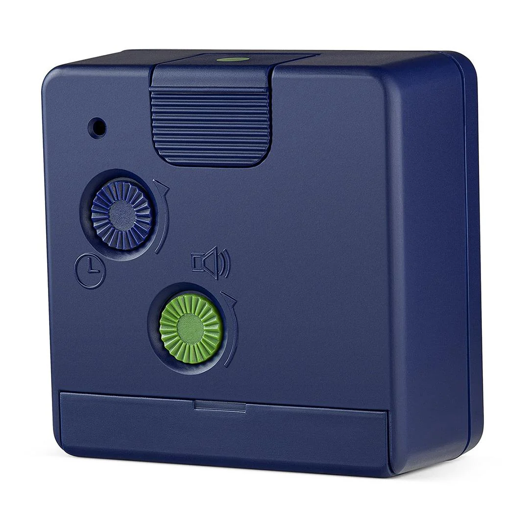 BC02 Braun classic travel analogue alarm clock - blue - Image 4
