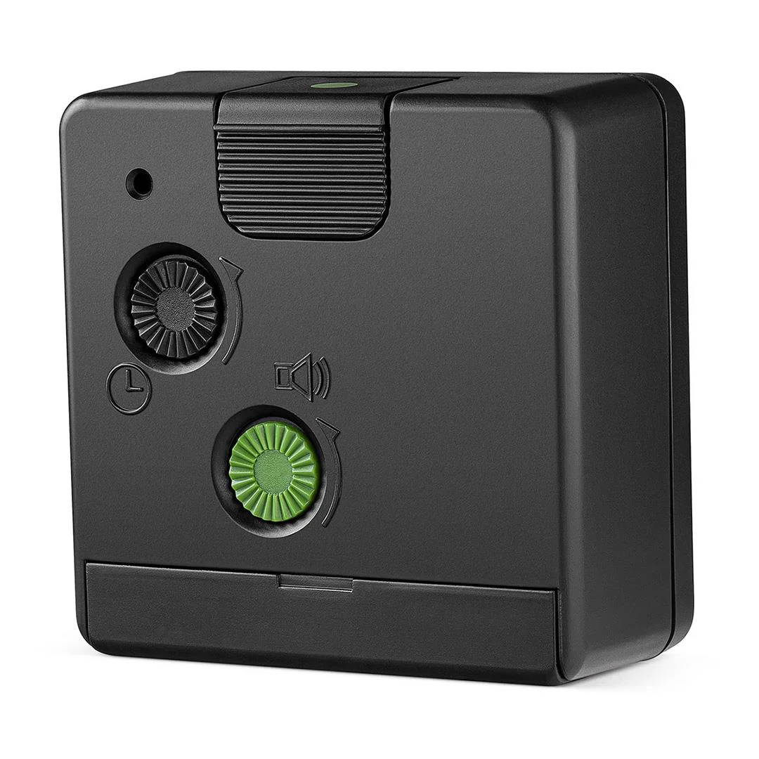 BC02X Braun classic analogue travel alarm clock - black - Image 6