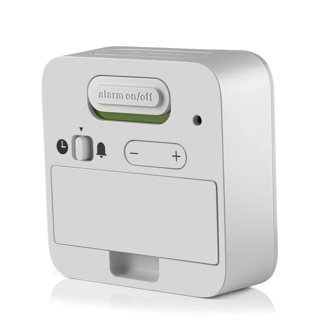 BC08 Braun digital travel alarm clock - white - Image 5